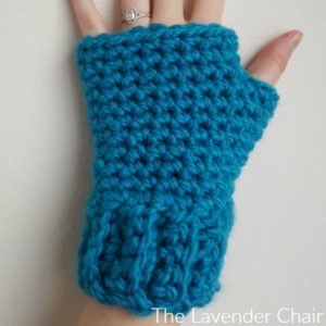 Read more about the article Simple and Chunky Fingerless Gloves Crochet Pattern