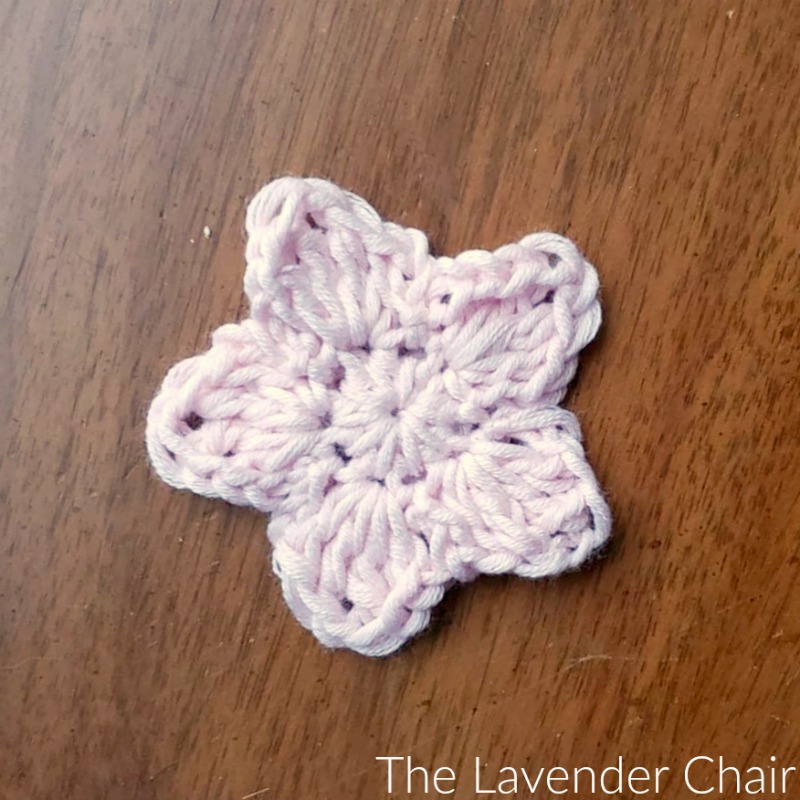 Candace's Flower - Free Crochet Pattern - The Lavender Chair
