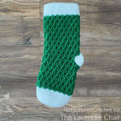 Read more about the article Reversible Lily Stocking Crochet Pattern