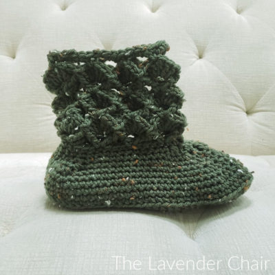 Read more about the article Sensu Fan Slipper Crochet Pattern